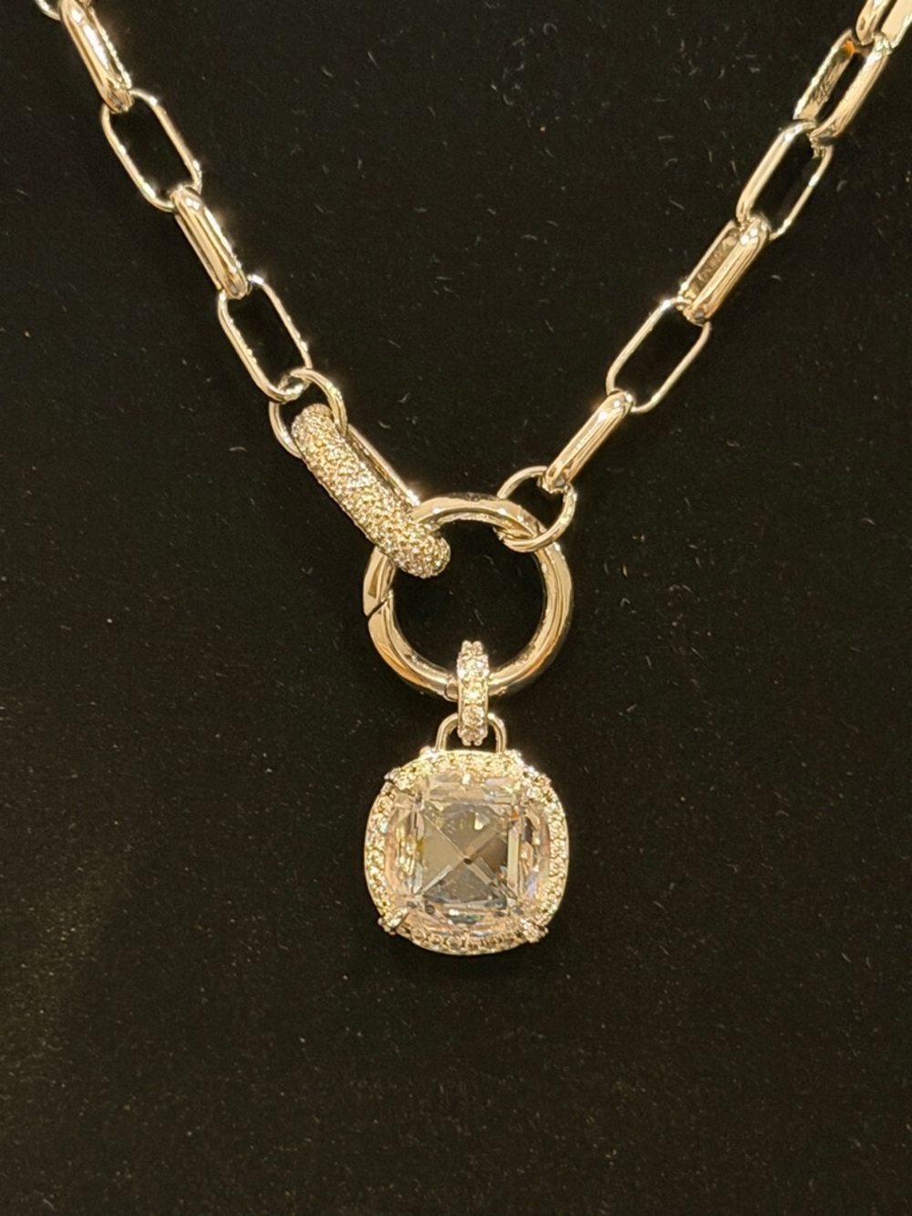 Bomb Party NWOT! Gold Crystal Toggle Pendant Necklace - Picture 4 of 9